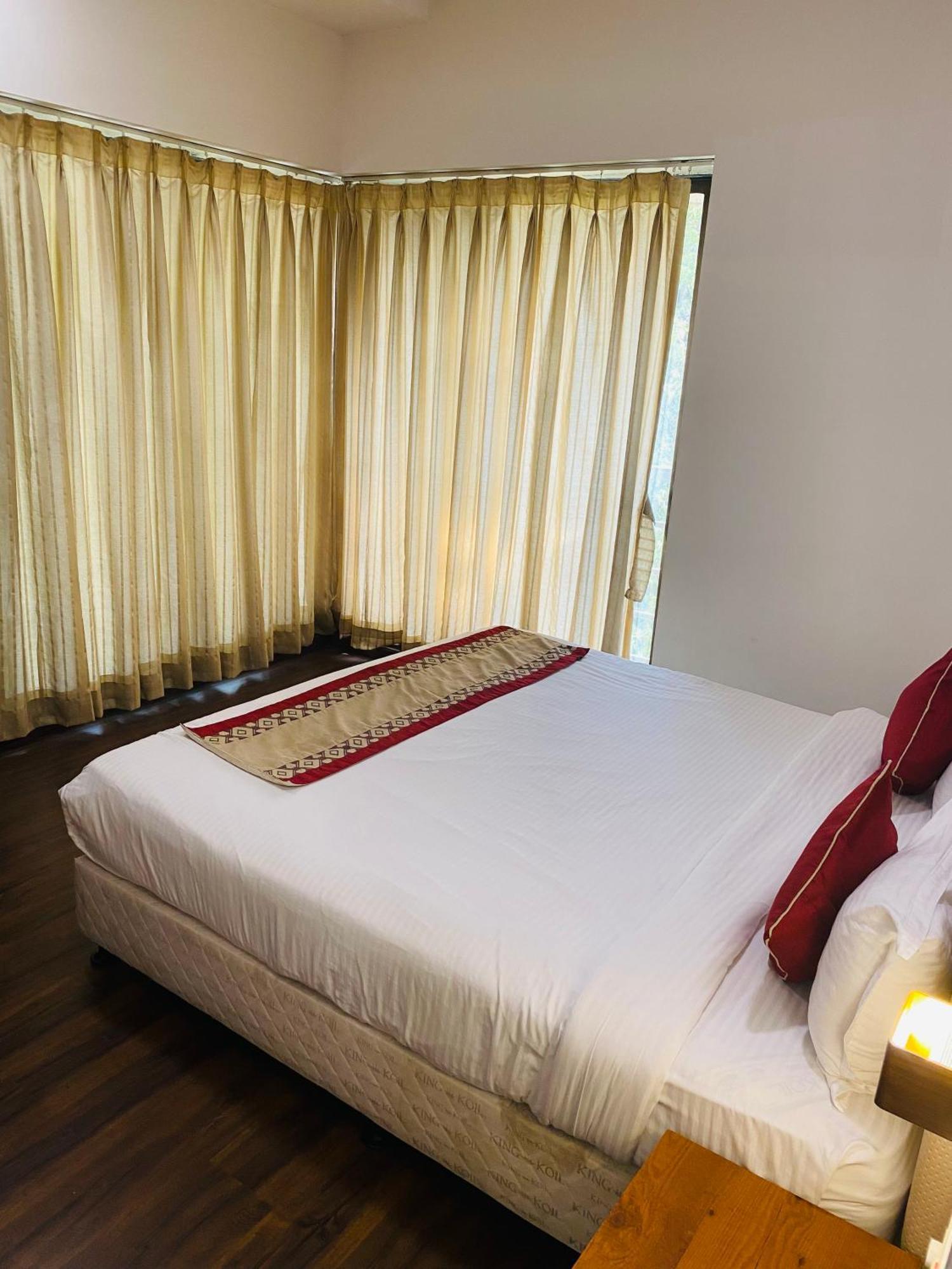 Mumbai House Luxury Apartments Santacruz East, Mumbai Kültér fotó