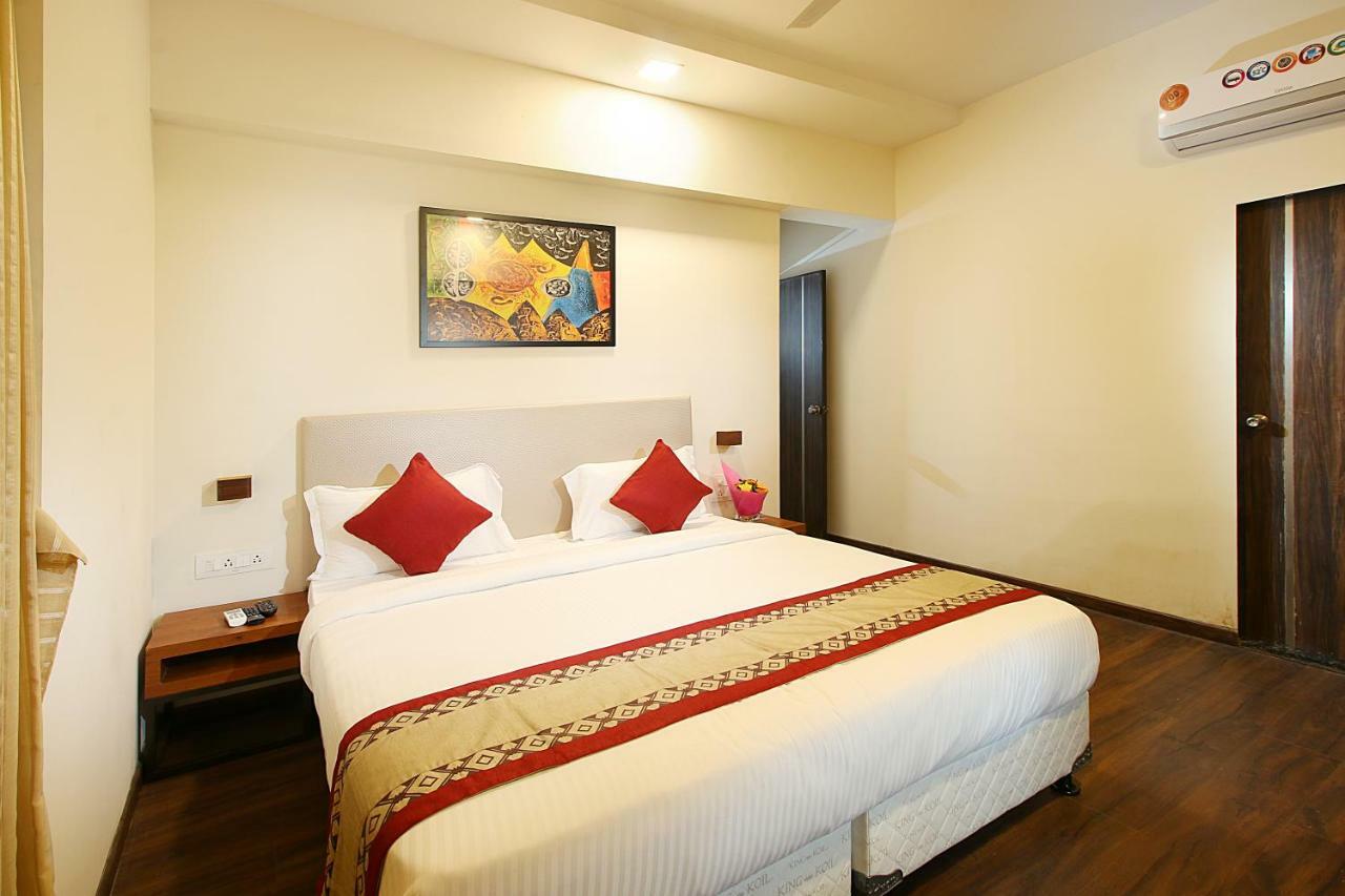 Mumbai House Luxury Apartments Santacruz East, Mumbai Kültér fotó
