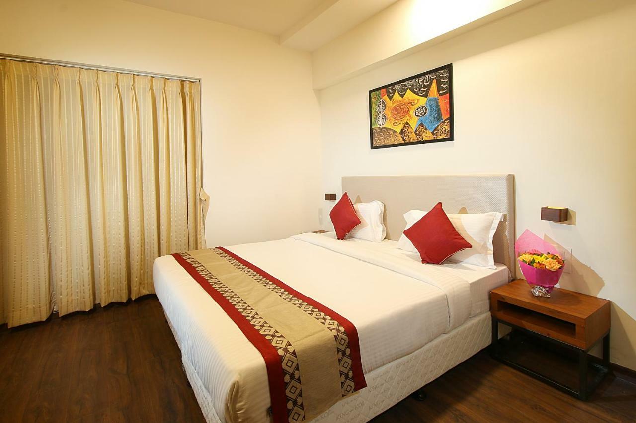 Mumbai House Luxury Apartments Santacruz East, Mumbai Kültér fotó