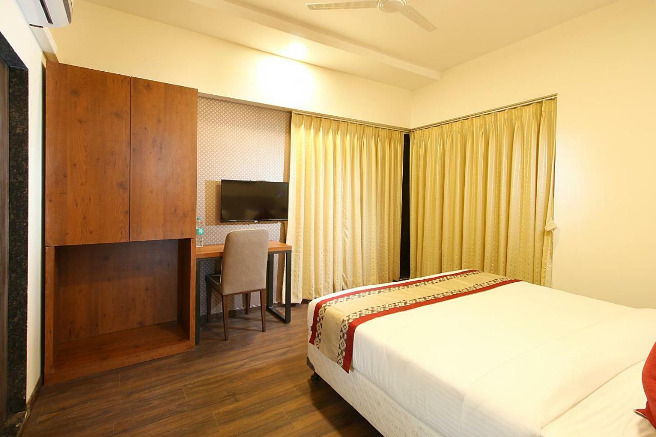 Mumbai House Luxury Apartments Santacruz East, Mumbai Kültér fotó